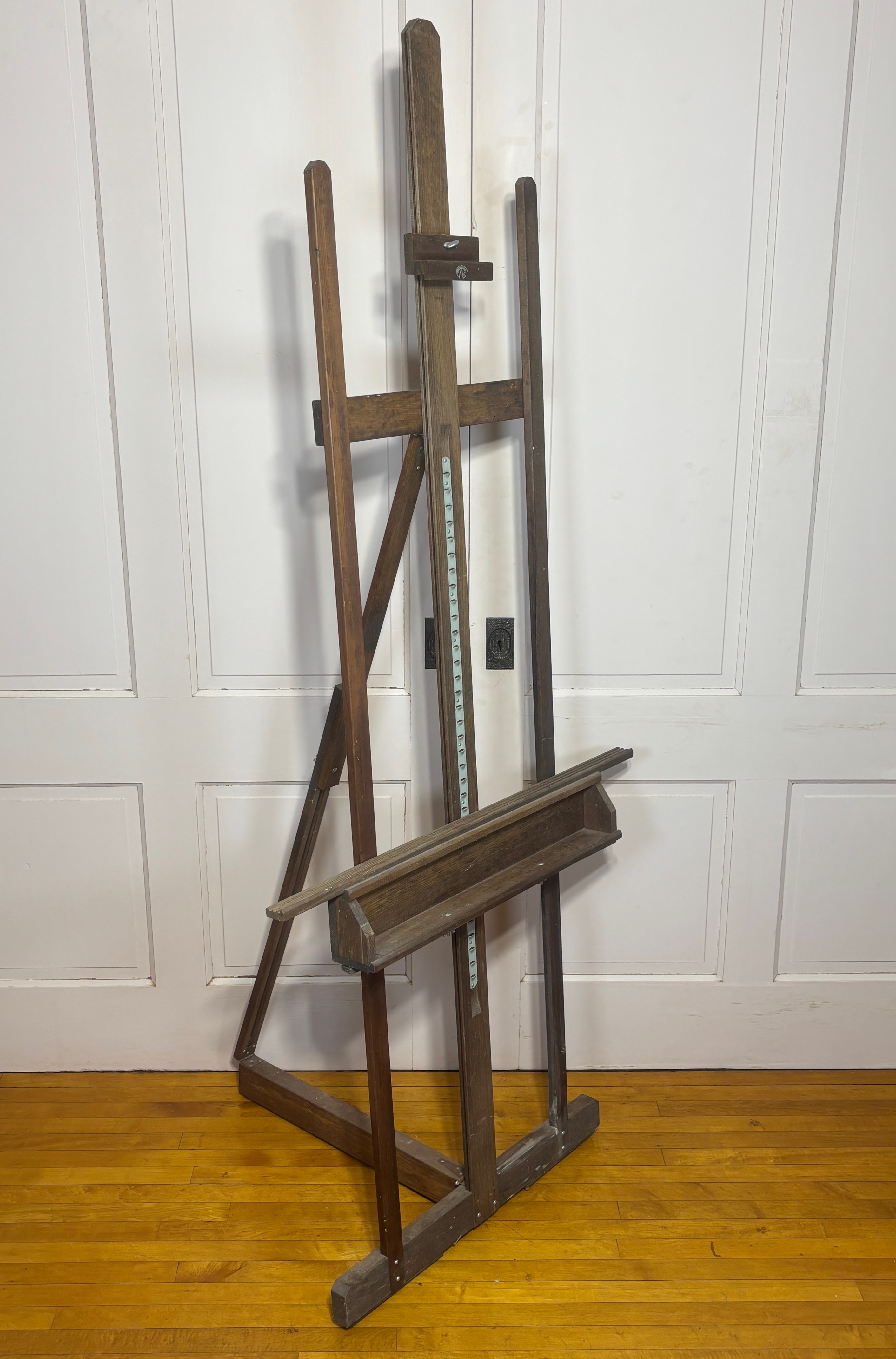 Vintage Anco-Bilt adjustable wooden artist's studio easel